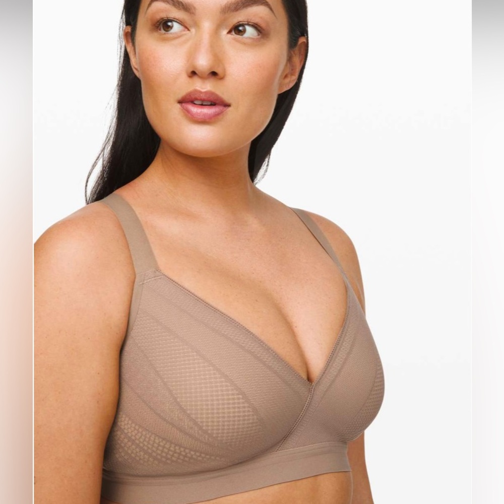 Lululemon lace wireless Bra size 34DD